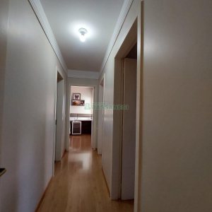 Casa com 405m², 3 dormitórios, 2 vagas, no bairro Cinqüentenário em Caxias do Sul para Comprar