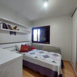 Casa com 405m², 3 dormitórios, 2 vagas, no bairro Cinqüentenário em Caxias do Sul para Comprar