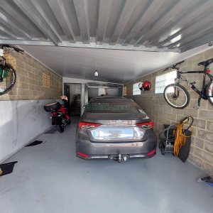 Casa com 405m², 3 dormitórios, 2 vagas, no bairro Cinqüentenário em Caxias do Sul para Comprar