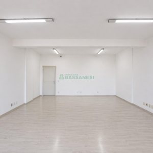 Sala com 40m², no bairro Centro em Caxias do Sul para Alugar