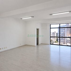 Sala com 40m², no bairro Centro em Caxias do Sul para Alugar