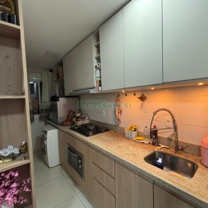 Apartamento com 70m², 2 dormitórios, 1 vaga, no bairro Kayser em Caxias do Sul para Alugar