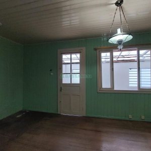 Casa com 220m², 4 dormitórios, 5 vagas, no bairro Panazzolo em Caxias do Sul para Comprar