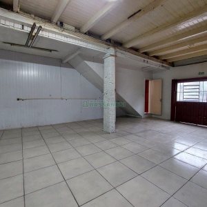 Casa com 220m², 4 dormitórios, 5 vagas, no bairro Panazzolo em Caxias do Sul para Comprar