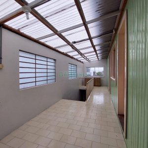 Casa com 220m², 4 dormitórios, 5 vagas, no bairro Panazzolo em Caxias do Sul para Comprar