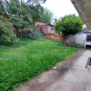 Casa com 220m², 4 dormitórios, 5 vagas, no bairro Panazzolo em Caxias do Sul para Comprar