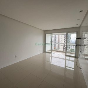 Apartamento com 165m², 3 dormitórios, 2 vagas, no bairro Universitário em Caxias do Sul para Alugar