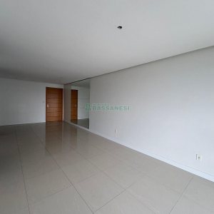 Apartamento com 165m², 3 dormitórios, 2 vagas, no bairro Universitário em Caxias do Sul para Alugar