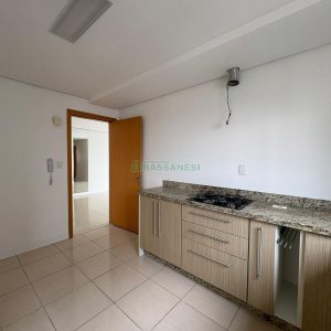 Apartamento com 165m², 3 dormitórios, 2 vagas, no bairro Universitário em Caxias do Sul para Alugar
