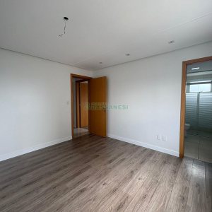 Apartamento com 165m², 3 dormitórios, 2 vagas, no bairro Universitário em Caxias do Sul para Alugar