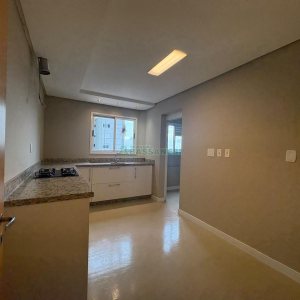 Apartamento com 165m², 3 dormitórios, 2 vagas, no bairro Universitário em Caxias do Sul para Alugar