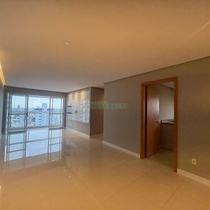 Apartamento com 165m², 3 dormitórios, 2 vagas, no bairro Universitário em Caxias do Sul para Alugar
