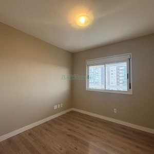 Apartamento com 165m², 3 dormitórios, 2 vagas, no bairro Universitário em Caxias do Sul para Alugar
