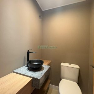 Apartamento com 165m², 3 dormitórios, 2 vagas, no bairro Universitário em Caxias do Sul para Alugar