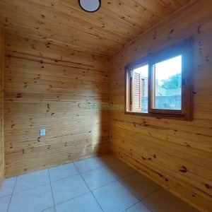 Casa com 60m², 2 dormitórios, 1 vaga, no bairro Esplanada em Caxias do Sul para Alugar