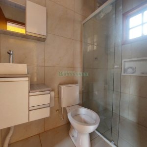 Casa com 60m², 2 dormitórios, 1 vaga, no bairro Esplanada em Caxias do Sul para Alugar