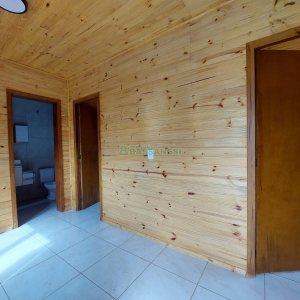 Casa com 60m², 2 dormitórios, 1 vaga, no bairro Esplanada em Caxias do Sul para Alugar