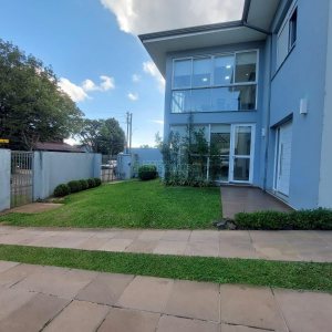 Casa com 420m², 4 dormitórios, 4 vagas, no bairro Interlagos em Caxias do Sul para Alugar