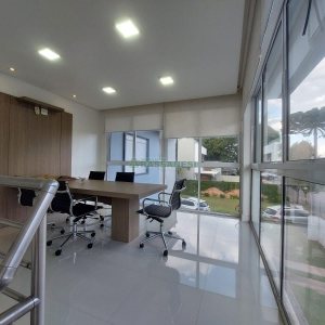 Casa com 420m², 4 dormitórios, 4 vagas, no bairro Interlagos em Caxias do Sul para Alugar
