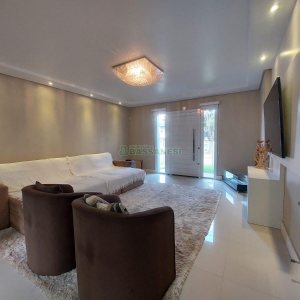 Casa com 420m², 4 dormitórios, 4 vagas, no bairro Interlagos em Caxias do Sul para Alugar