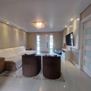 Casa com 420m², 4 dormitórios, 4 vagas, no bairro Interlagos em Caxias do Sul para Alugar