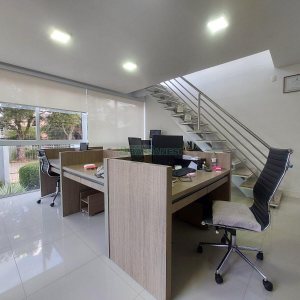 Casa com 420m², 4 dormitórios, 4 vagas, no bairro Interlagos em Caxias do Sul para Alugar