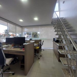 Casa com 420m², 4 dormitórios, 4 vagas, no bairro Interlagos em Caxias do Sul para Alugar