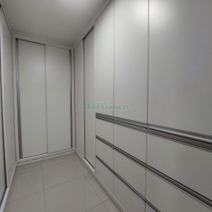 Casa com 420m², 4 dormitórios, 4 vagas, no bairro Interlagos em Caxias do Sul para Alugar