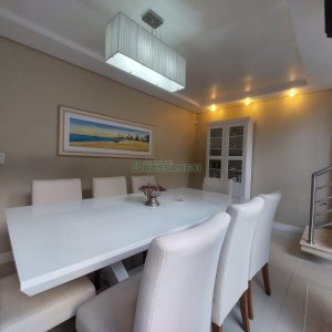 Casa com 420m², 4 dormitórios, 4 vagas, no bairro Interlagos em Caxias do Sul para Alugar