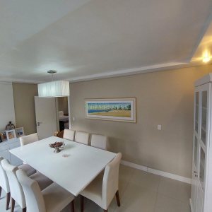 Casa com 420m², 4 dormitórios, 4 vagas, no bairro Interlagos em Caxias do Sul para Alugar