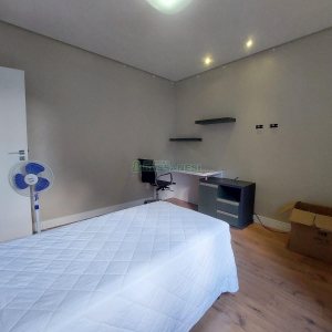 Casa com 420m², 4 dormitórios, 4 vagas, no bairro Interlagos em Caxias do Sul para Alugar
