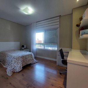 Casa com 420m², 4 dormitórios, 4 vagas, no bairro Interlagos em Caxias do Sul para Alugar