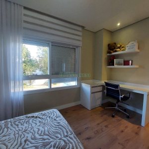 Casa com 420m², 4 dormitórios, 4 vagas, no bairro Interlagos em Caxias do Sul para Alugar