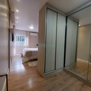 Casa com 420m², 4 dormitórios, 4 vagas, no bairro Interlagos em Caxias do Sul para Alugar