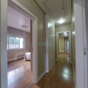 Casa com 420m², 4 dormitórios, 4 vagas, no bairro Interlagos em Caxias do Sul para Alugar