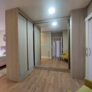 Casa com 420m², 4 dormitórios, 4 vagas, no bairro Interlagos em Caxias do Sul para Alugar