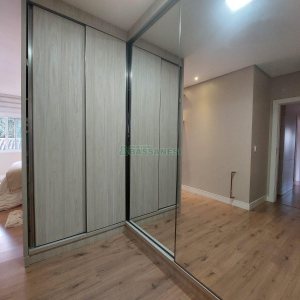 Casa com 420m², 4 dormitórios, 4 vagas, no bairro Interlagos em Caxias do Sul para Alugar