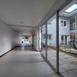 Casa com 420m², 4 dormitórios, 4 vagas, no bairro Interlagos em Caxias do Sul para Alugar