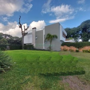 Casa com 420m², 4 dormitórios, 4 vagas, no bairro Interlagos em Caxias do Sul para Alugar