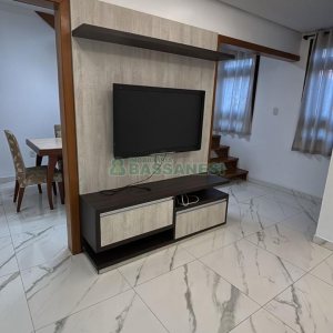 Casa com 170m², 3 dormitórios, 2 vagas, no bairro Kayser em Caxias do Sul para Alugar