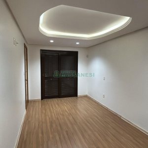 Casa com 170m², 3 dormitórios, 2 vagas, no bairro Kayser em Caxias do Sul para Alugar