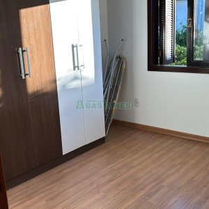 Casa com 170m², 3 dormitórios, 2 vagas, no bairro Kayser em Caxias do Sul para Alugar