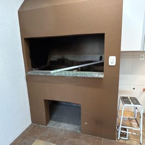 Casa com 170m², 3 dormitórios, 2 vagas, no bairro Kayser em Caxias do Sul para Alugar