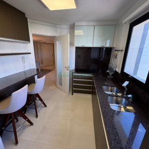 Apartamento com 130m², 3 dormitórios, 2 vagas, no bairro Cristo Redentor em Caxias do Sul para Comprar