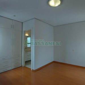 Casa com 300m², 3 dormitórios, no bairro Nossa Senhora de Lourdes em Caxias do Sul para Alugar