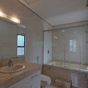 Casa com 300m², 3 dormitórios, no bairro Nossa Senhora de Lourdes em Caxias do Sul para Alugar