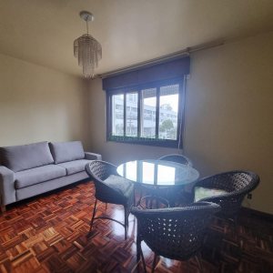 Apto Mobiliado com 80m², 2 dormitórios, 1 vaga, no bairro Centro em Caxias do Sul para Alugar