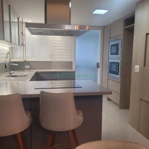 Apartamento com 174m², 3 dormitórios, 2 vagas, no bairro Sanvitto em Caxias do Sul para Comprar