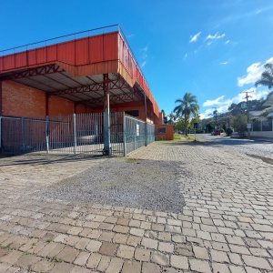 Pavilhão com 361m², no bairro Interlagos em Caxias do Sul para Alugar