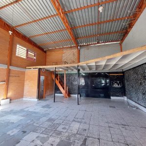 Pavilhão com 361m², no bairro Interlagos em Caxias do Sul para Alugar